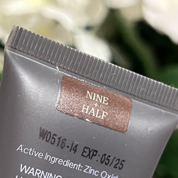 SAIE • SLIP TINT • SHADE: NINE+HALF - Picture 3 of 3